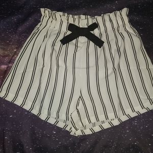 💌 Paperbag Waist Knot Detail Striped Shorts